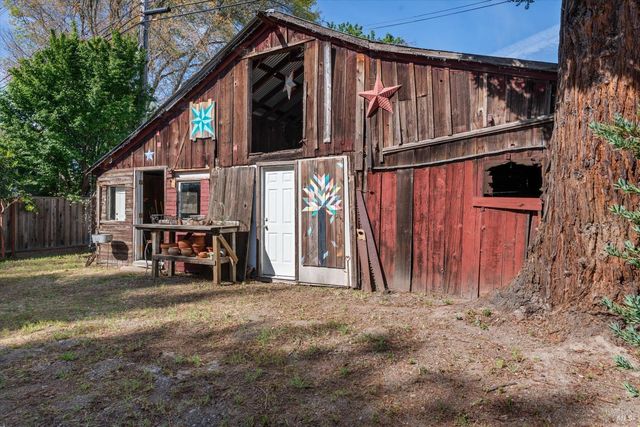 611 Petaluma Blvd S, Petaluma, CA 94952