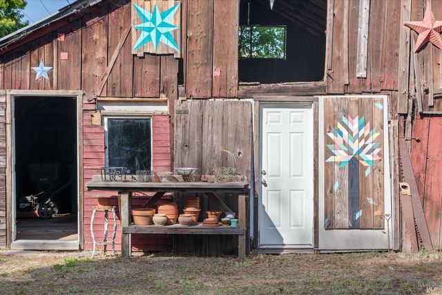 611 Petaluma Blvd S, Petaluma, CA 94952