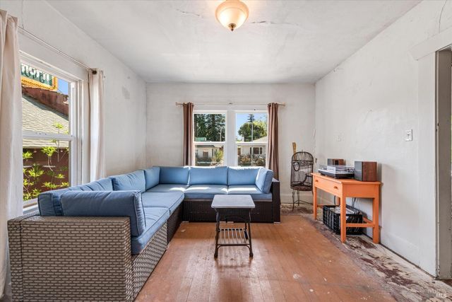 611 Petaluma Blvd S, Petaluma, CA 94952