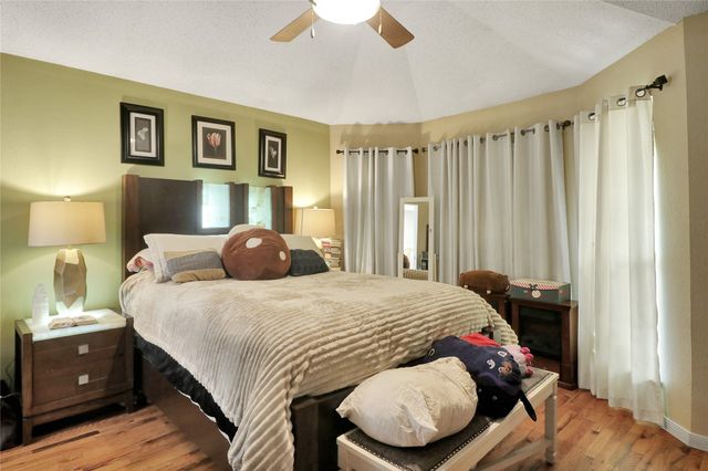 1637 Arbor Ridge Drive, Fort Worth, TX 76112