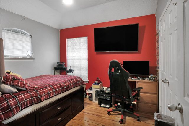 1637 Arbor Ridge Drive, Fort Worth, TX 76112