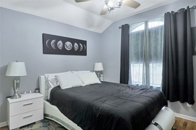 1637 Arbor Ridge Drive, Fort Worth, TX 76112