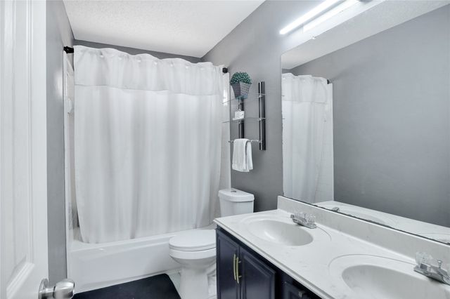 1637 Arbor Ridge Drive, Fort Worth, TX 76112