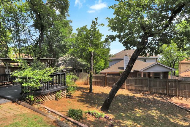 1637 Arbor Ridge Drive, Fort Worth, TX 76112