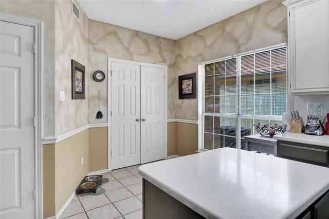 1637 Arbor Ridge Drive, Fort Worth, TX 76112