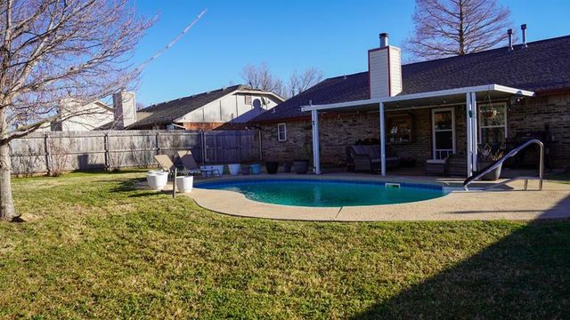 2525 N Fairfield Drive, Edmond, OK 73012