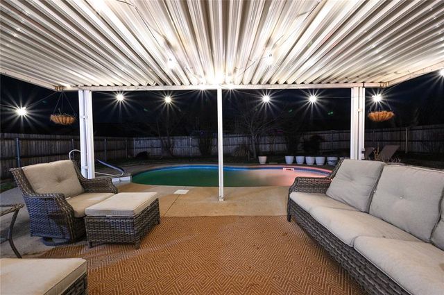 2525 N Fairfield Drive, Edmond, OK 73012