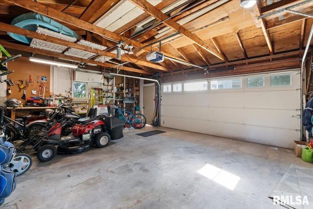 101 S Stewart Street, Geneseo, IL 61254