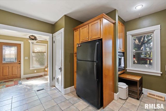 101 S Stewart Street, Geneseo, IL 61254