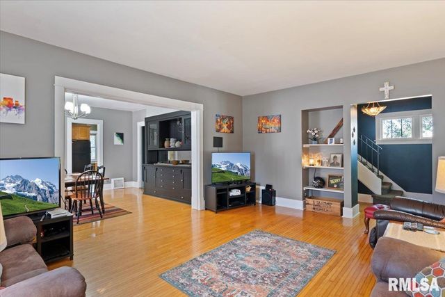 101 S Stewart Street, Geneseo, IL 61254