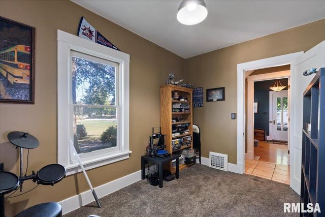 101 S Stewart Street, Geneseo, IL 61254