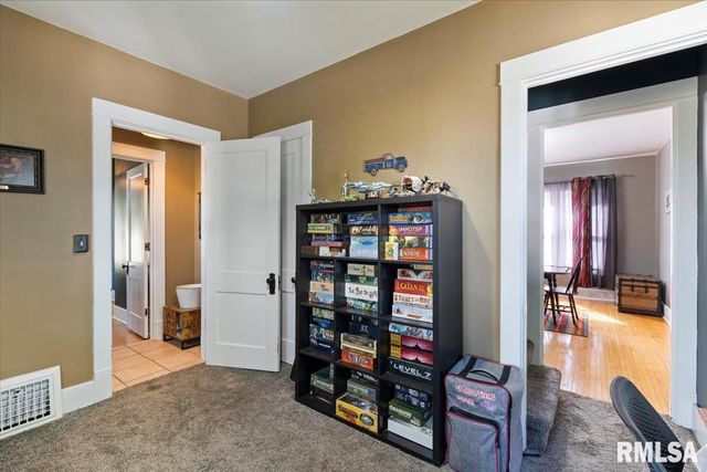 101 S Stewart Street, Geneseo, IL 61254