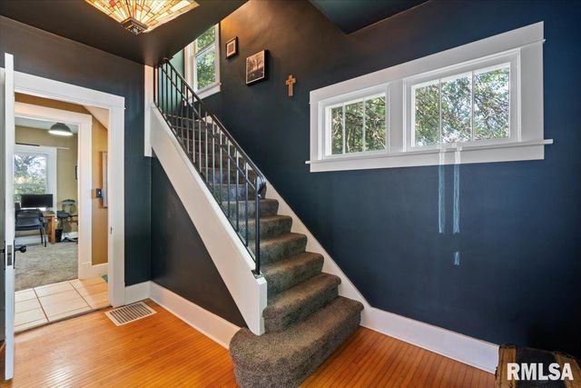 101 S Stewart Street, Geneseo, IL 61254