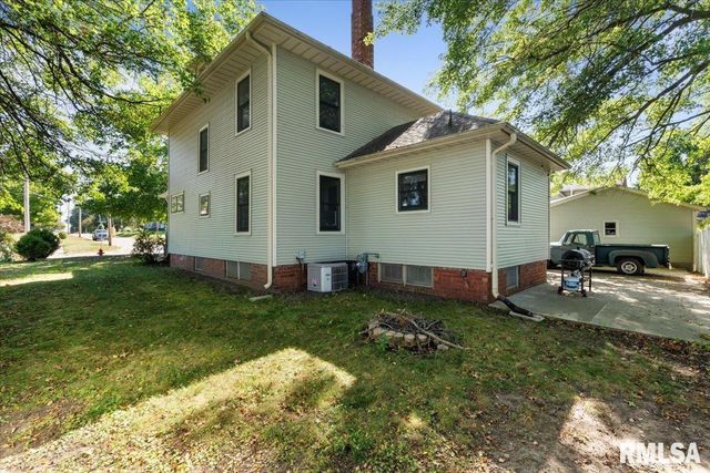 101 S Stewart Street, Geneseo, IL 61254