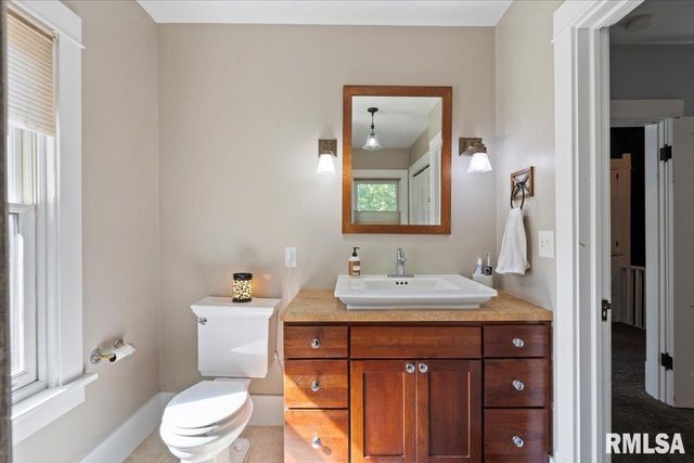 101 S Stewart Street, Geneseo, IL 61254