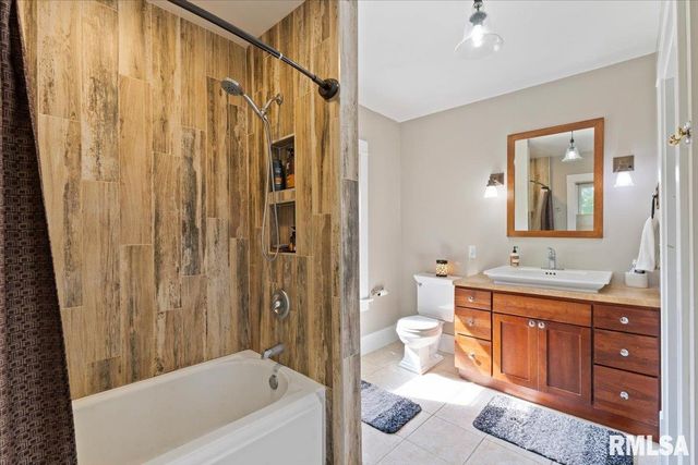 101 S Stewart Street, Geneseo, IL 61254