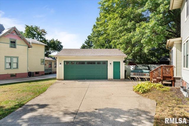 101 S Stewart Street, Geneseo, IL 61254