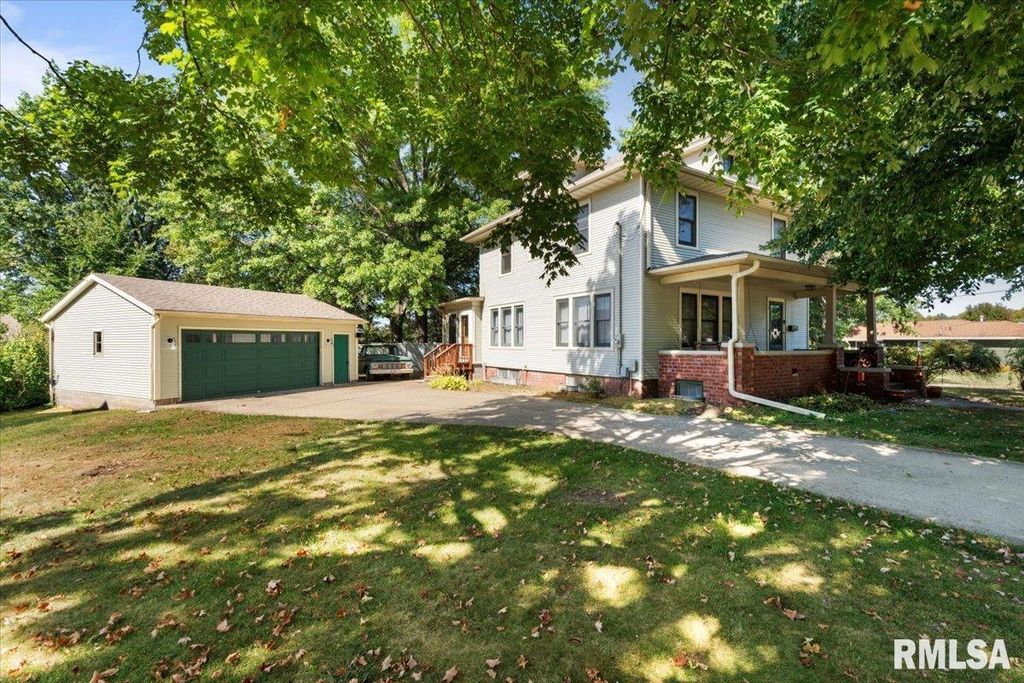 101 S Stewart Street, Geneseo, IL 61254