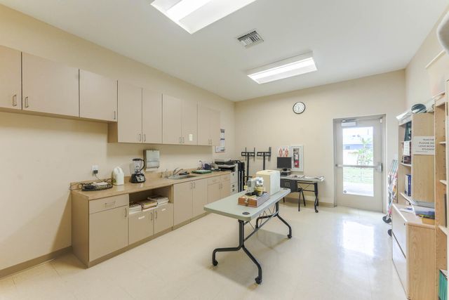 912 SE 4th Street, Boynton Beach, FL 33435