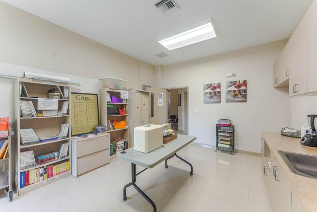 912 SE 4th Street, Boynton Beach, FL 33435