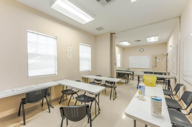 912 SE 4th Street, Boynton Beach, FL 33435