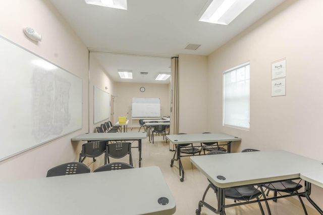 912 SE 4th Street, Boynton Beach, FL 33435