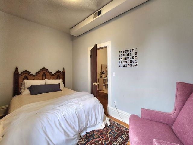 3765 N Kenmore Avenue 2E, Chicago, IL 60613