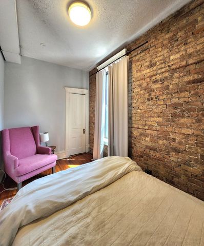 3765 N Kenmore Avenue 2E, Chicago, IL 60613