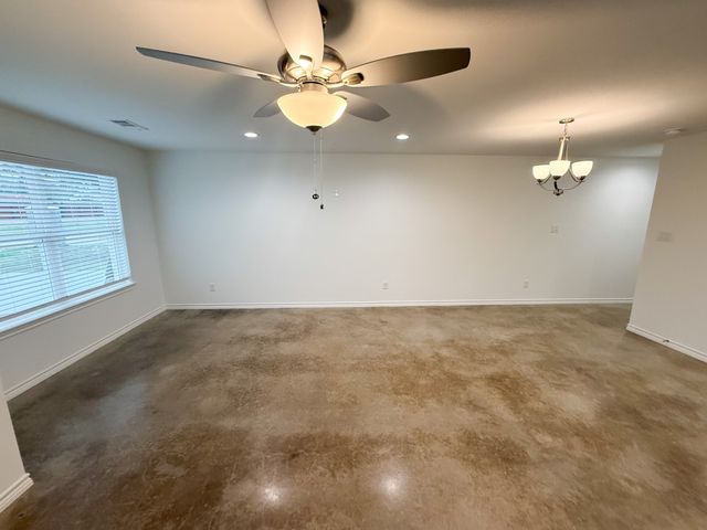 200 N Dallas Street 114, Rice, TX 75155