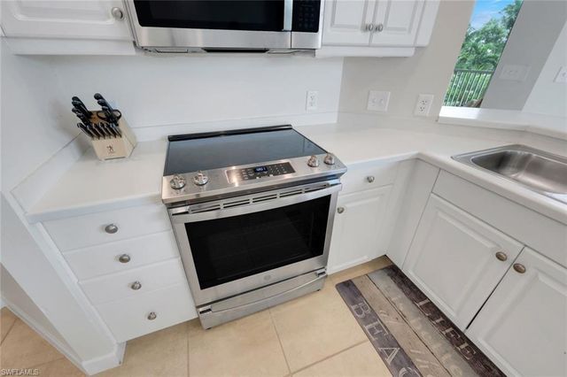 300 Dunes BLVD 203, Naples, FL 34110