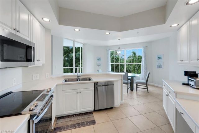300 Dunes BLVD 203, Naples, FL 34110