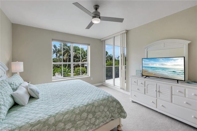 300 Dunes BLVD 203, Naples, FL 34110