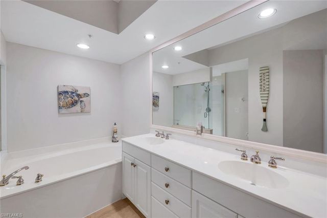 300 Dunes BLVD 203, Naples, FL 34110