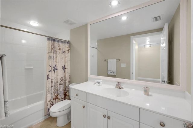 300 Dunes BLVD 203, Naples, FL 34110