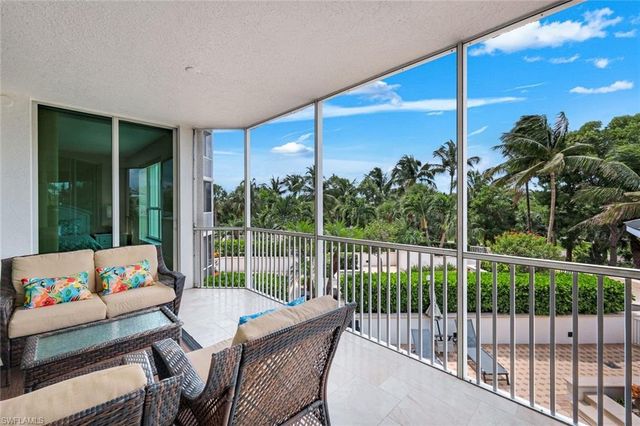 300 Dunes BLVD 203, Naples, FL 34110