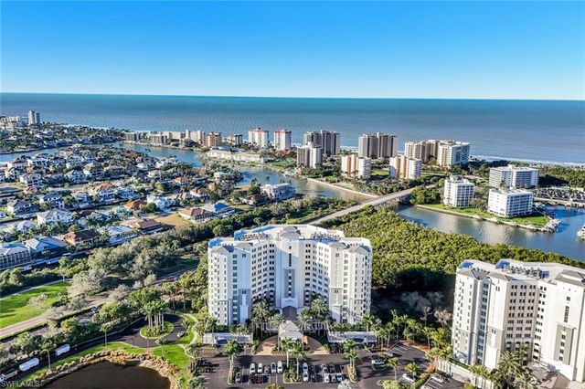 300 Dunes BLVD 203, Naples, FL 34110