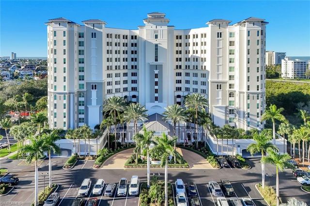 300 Dunes BLVD 203, Naples, FL 34110