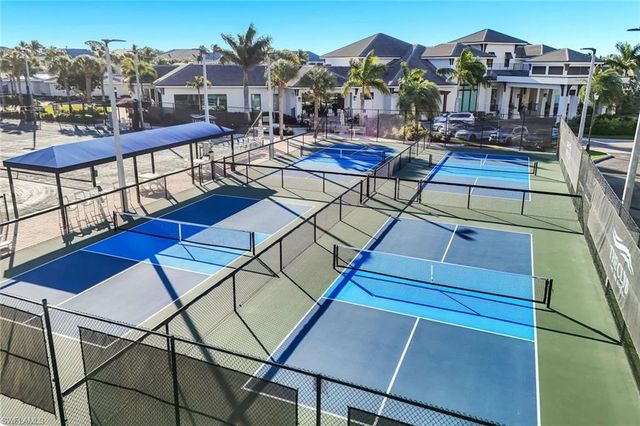 300 Dunes BLVD 203, Naples, FL 34110
