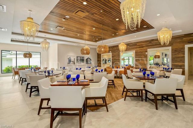 300 Dunes BLVD 203, Naples, FL 34110
