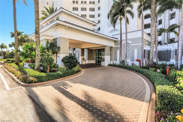 300 Dunes BLVD 203, Naples, FL 34110