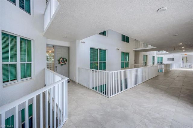300 Dunes BLVD 203, Naples, FL 34110