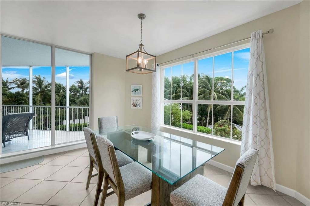300 Dunes BLVD 203, Naples, FL 34110