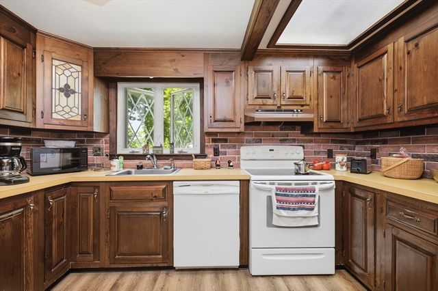 47 Morse Ave, Brockton, MA 02301