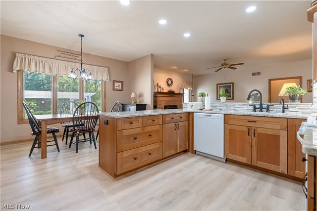 2568 Shadow Lane, Clinton, OH 44216