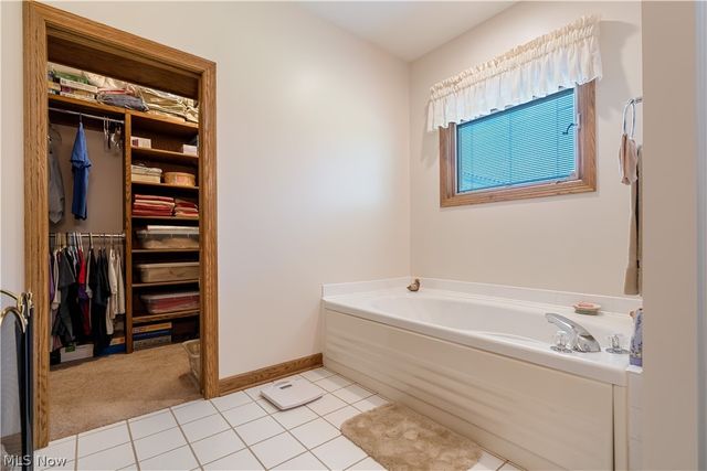 2568 Shadow Lane, Clinton, OH 44216