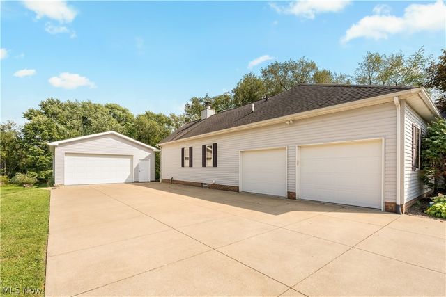 2568 Shadow Lane, Clinton, OH 44216