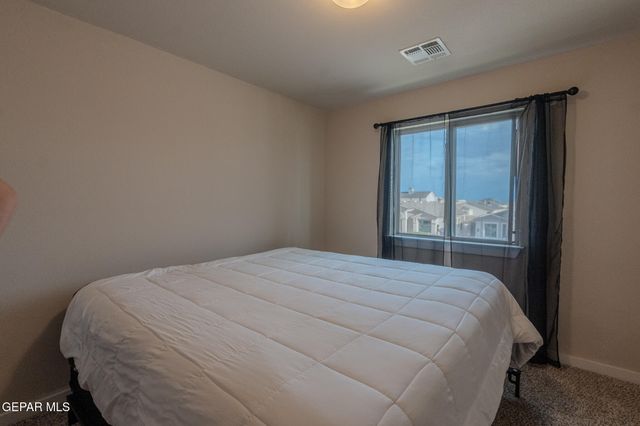 13909 Lago Vista Avenue, Horizon City, TX 79928