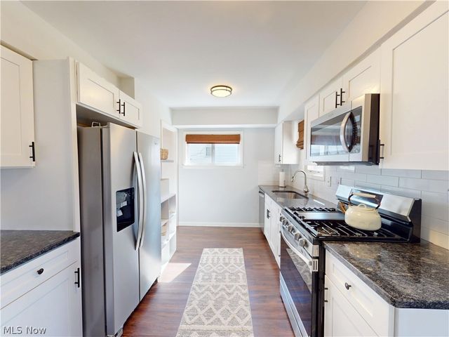 5406 Karen Isle Drive, Willoughby, OH 44094