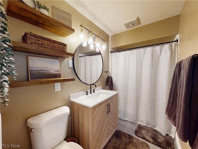 5406 Karen Isle Drive, Willoughby, OH 44094