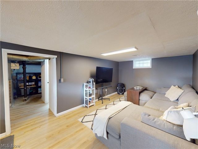 5406 Karen Isle Drive, Willoughby, OH 44094